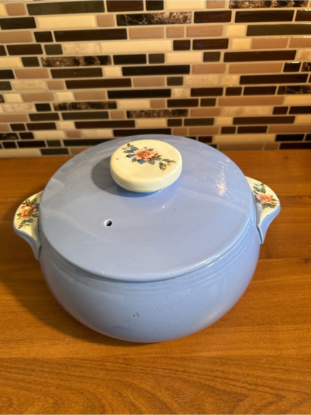 Hall’s Supervisor Rose Parade #1259 Covered Casserole Dish